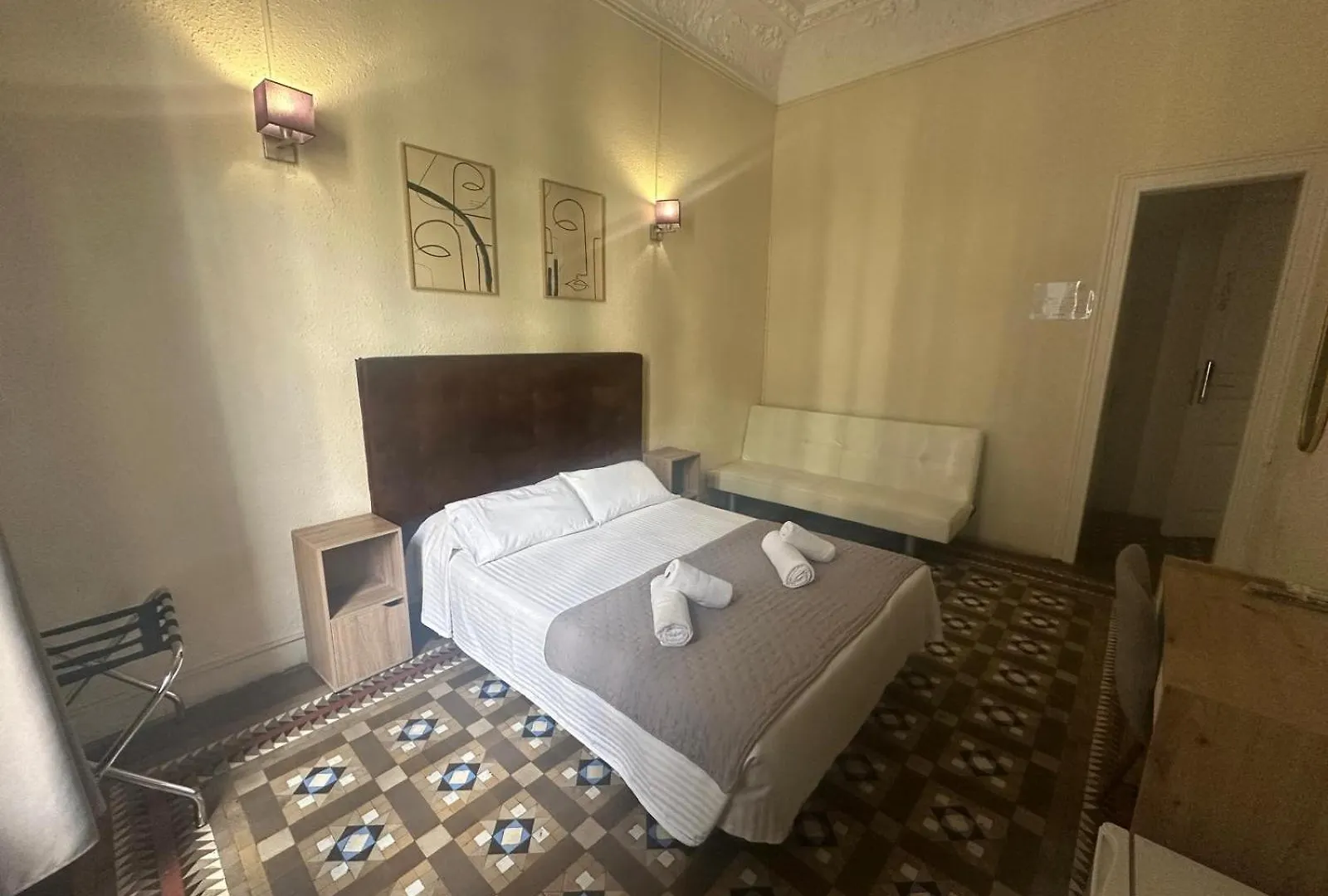 Hostal Balmes Centro Barcelona