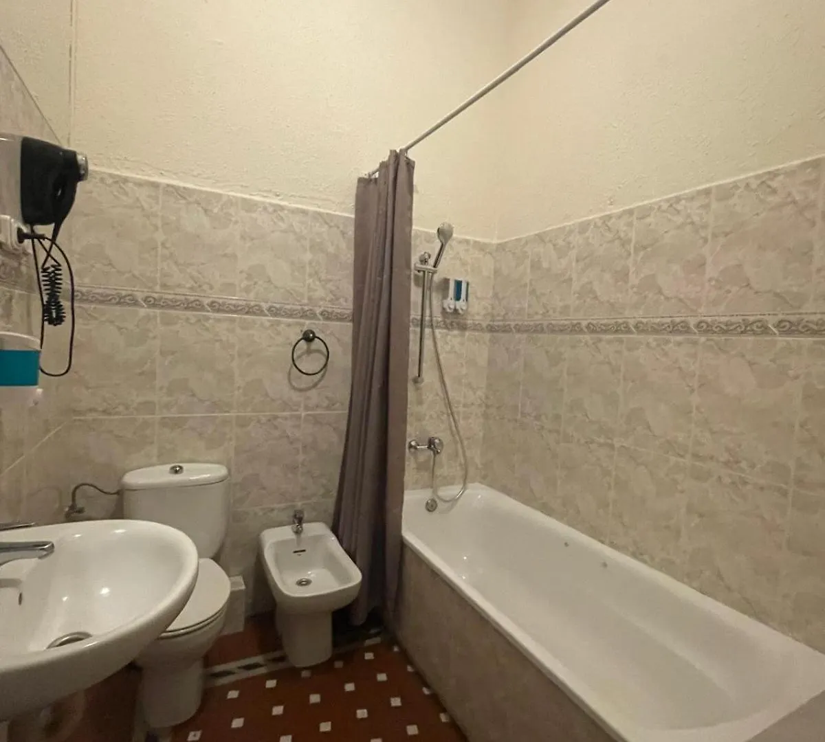 Hostal Balmes Centro Barcelona