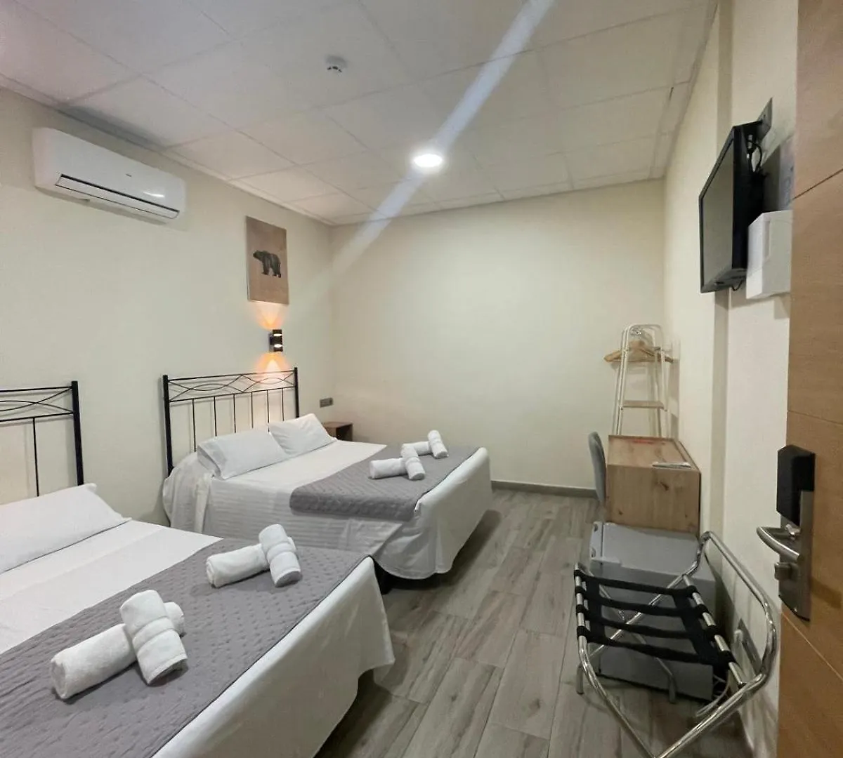 Hostal Balmes Centro Barcelona 2*,