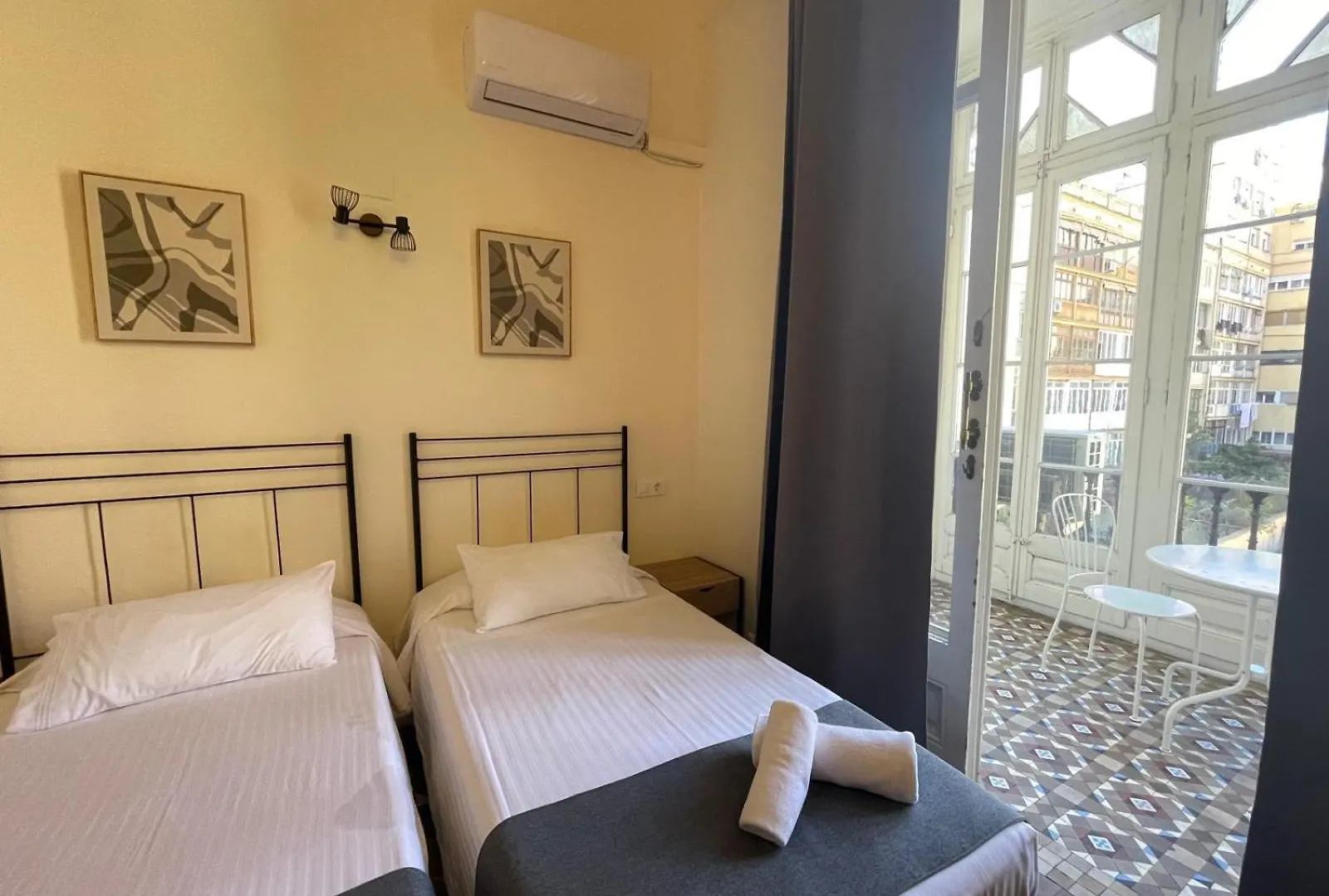 Hostal Balmes Centro Barcelona Pensjonat