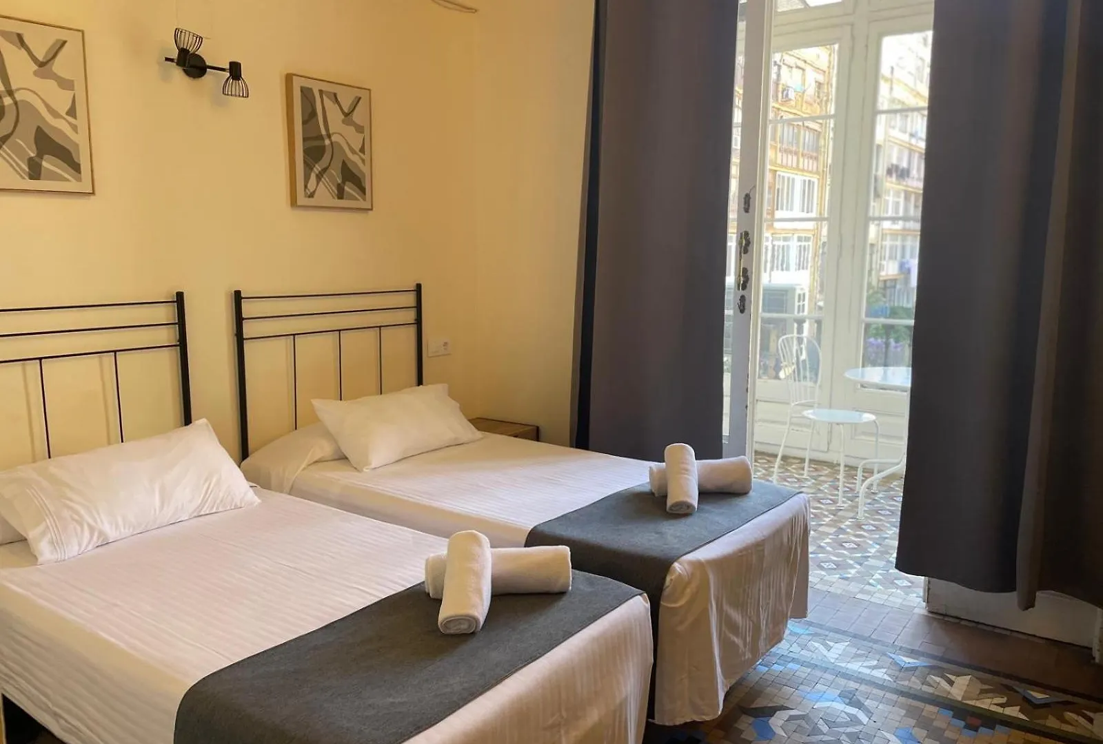 Hostal Balmes Centro Barcelona