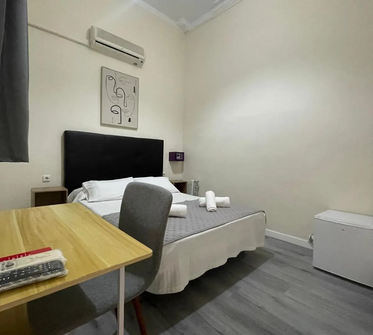 Hostal Balmes Centro Barcelona 2*,