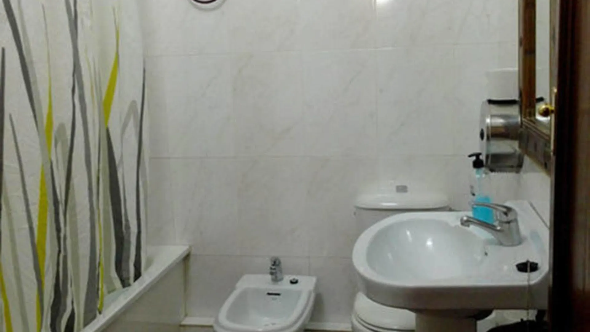Hostal Balmes Centro Barcelona