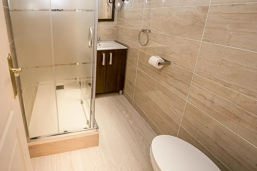 Guest house Hostal Balmes Centro Barcelona