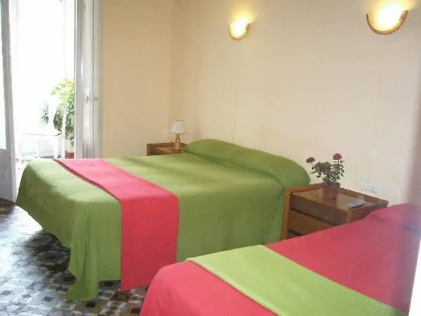 Guest house Hostal Balmes Centro Barcelona